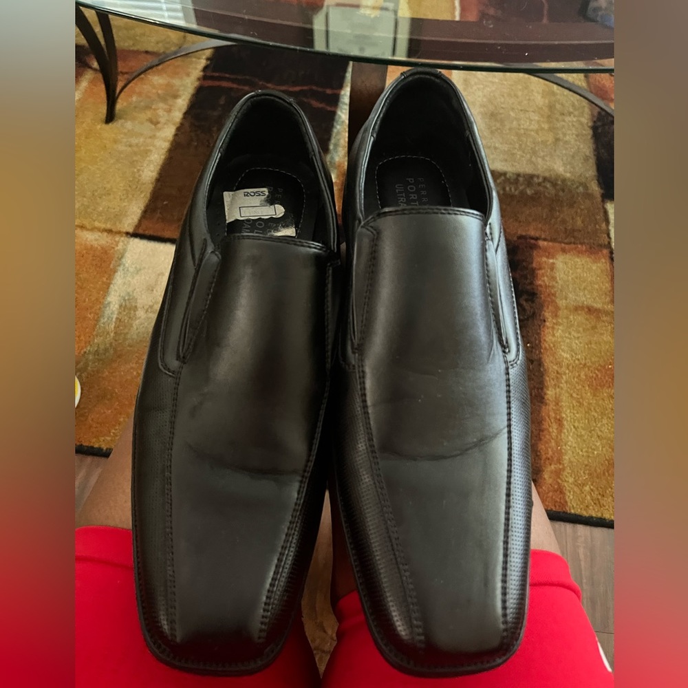 NWOB PERRY ELLIS Men’s Portfolio Ultra Foam Dress Shoes - Size 9